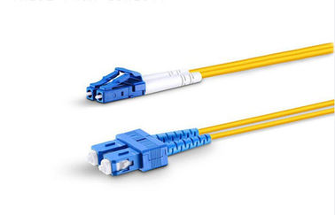 LC - SC สายแพทช์ไฟเบอร์ออปติกโหมดเดียวความทนทาน 500 รอบ ISO9001