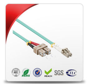 สายแพทช์ไฟเบอร์ออปติกหุ้มเกราะแบบแทรกต่ำสำหรับระบบการสื่อสารด้วยแสง