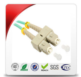 สายแพทช์ไฟเบอร์ออปติกหุ้มเกราะแบบแทรกต่ำสำหรับระบบการสื่อสารด้วยแสง