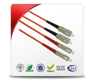สายแพทช์ไฟเบอร์ออปติกหุ้มเกราะแบบแทรกต่ำสำหรับระบบการสื่อสารด้วยแสง